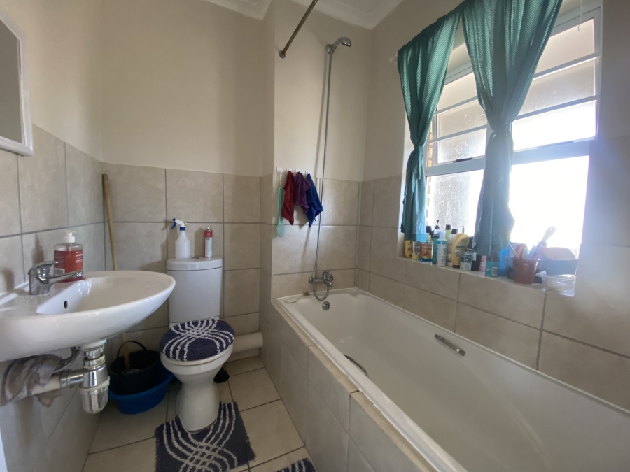 To Let 2 Bedroom Property for Rent in Kraaifontein East Western Cape